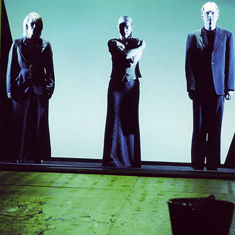 cover_theater_die_frau_von_meer